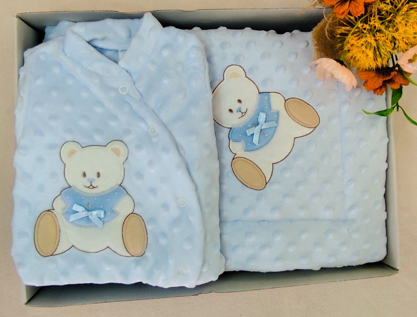 Conjunto babygrow + Manta polar tecido pipoca