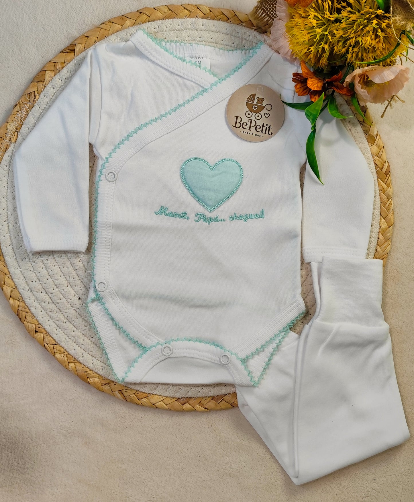 Conjunto de interiores com carda