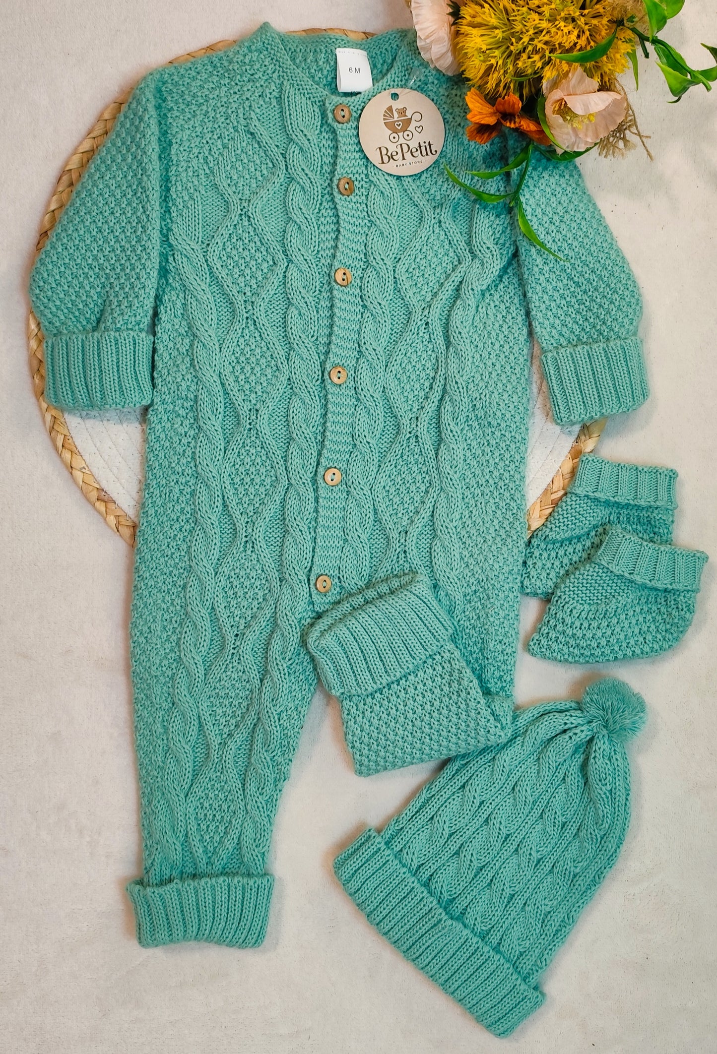 Conjunto de macacão com gorro e carapins