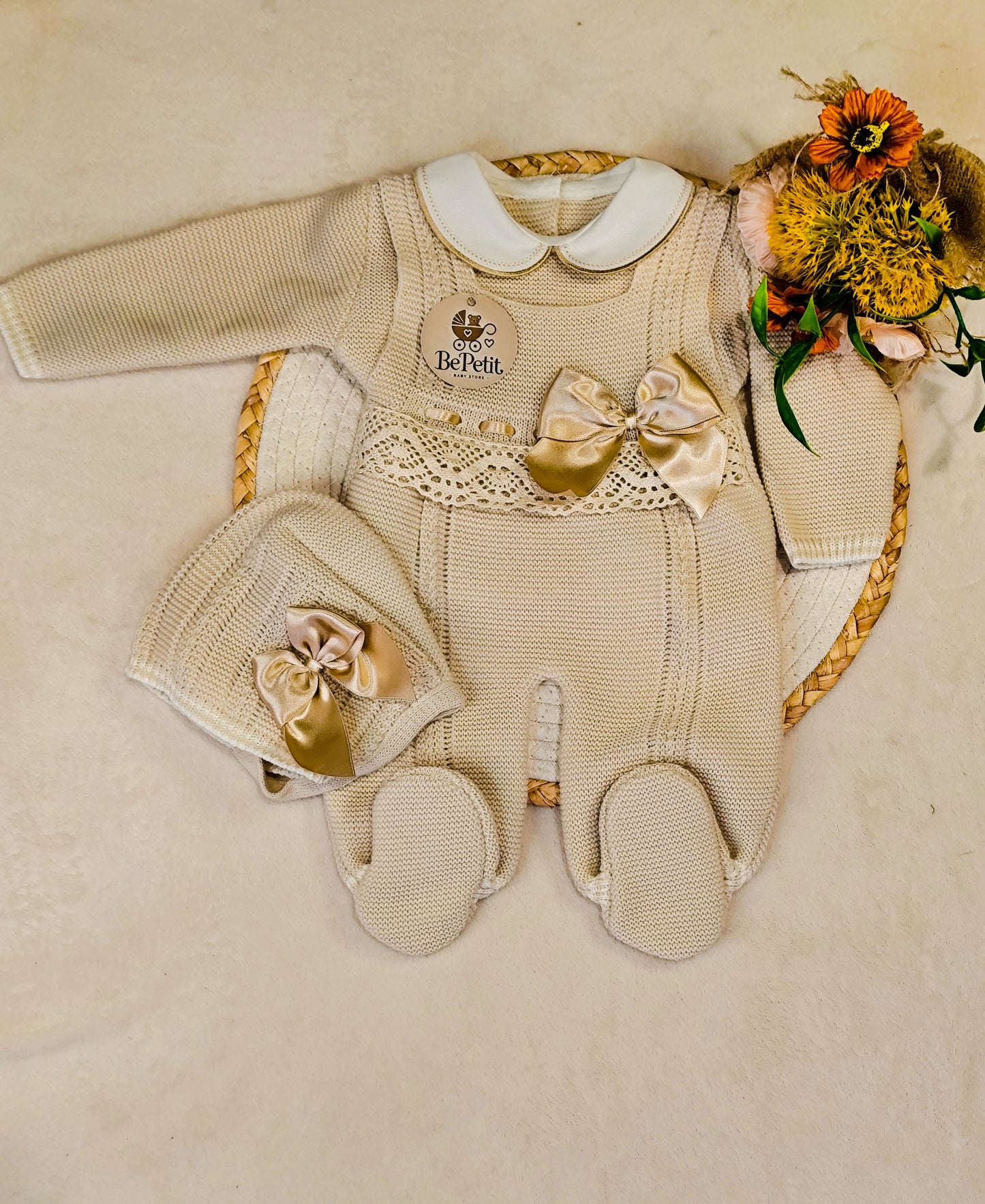 Conjunto Jardineira laços Cetim