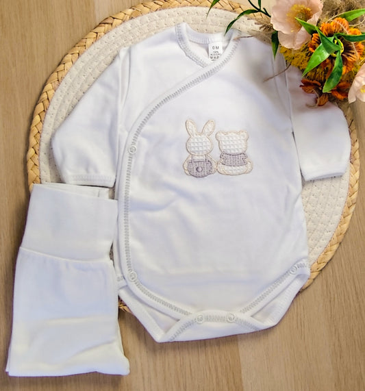 Conjunto de interiores body e calça bordado