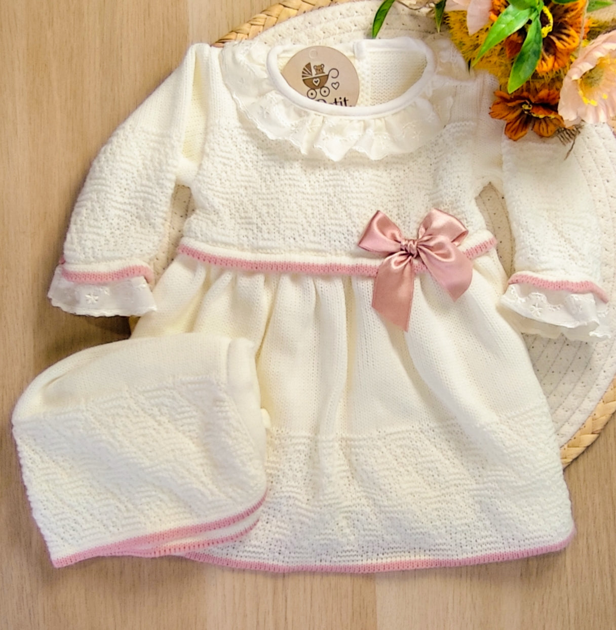 Vestido em malha lacinho de cetim