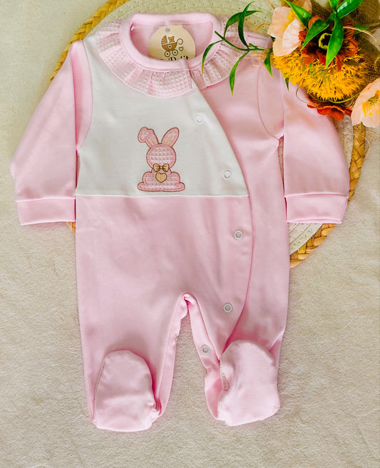 Babygrow para Bebé Rosa com Bordado de Coelhinho