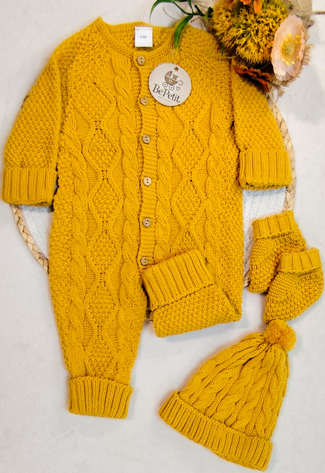 Conjunto de macacão com gorro e carapins