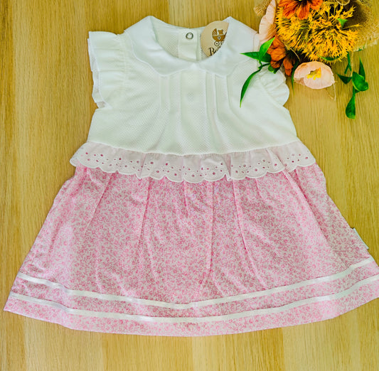 Vestido com tapa fralda