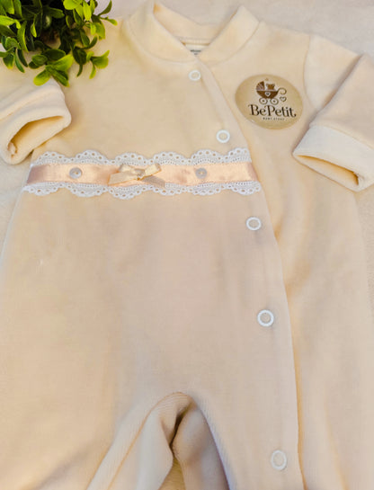 Babygrow veludo lacinho