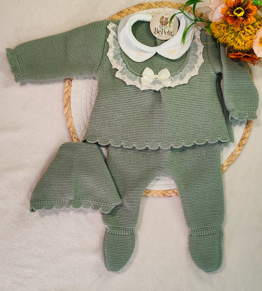 Conjunto malha 3 peças gola bordada e lacinho cetim