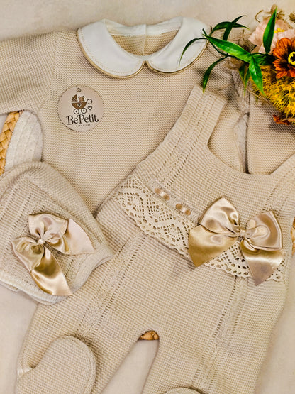 Conjunto Jardineira laços Cetim