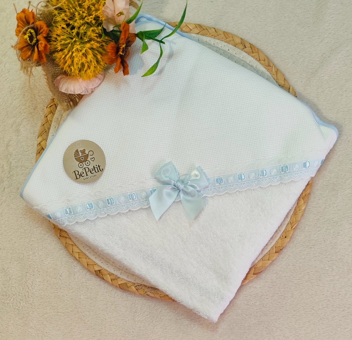 Conjunto Toalha + Fralda com bordado inglês