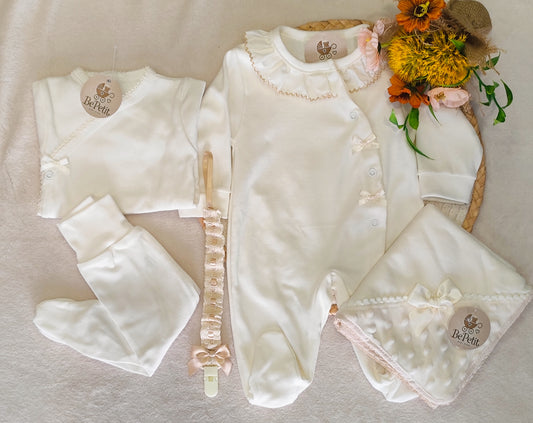 Conjunto de primeira roupinha Pérola