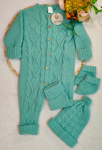 Conjunto de macacão com gorro e carapins