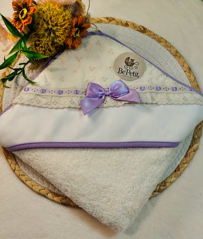 Conjunto toalha+ fralda bordado inglês lavanda