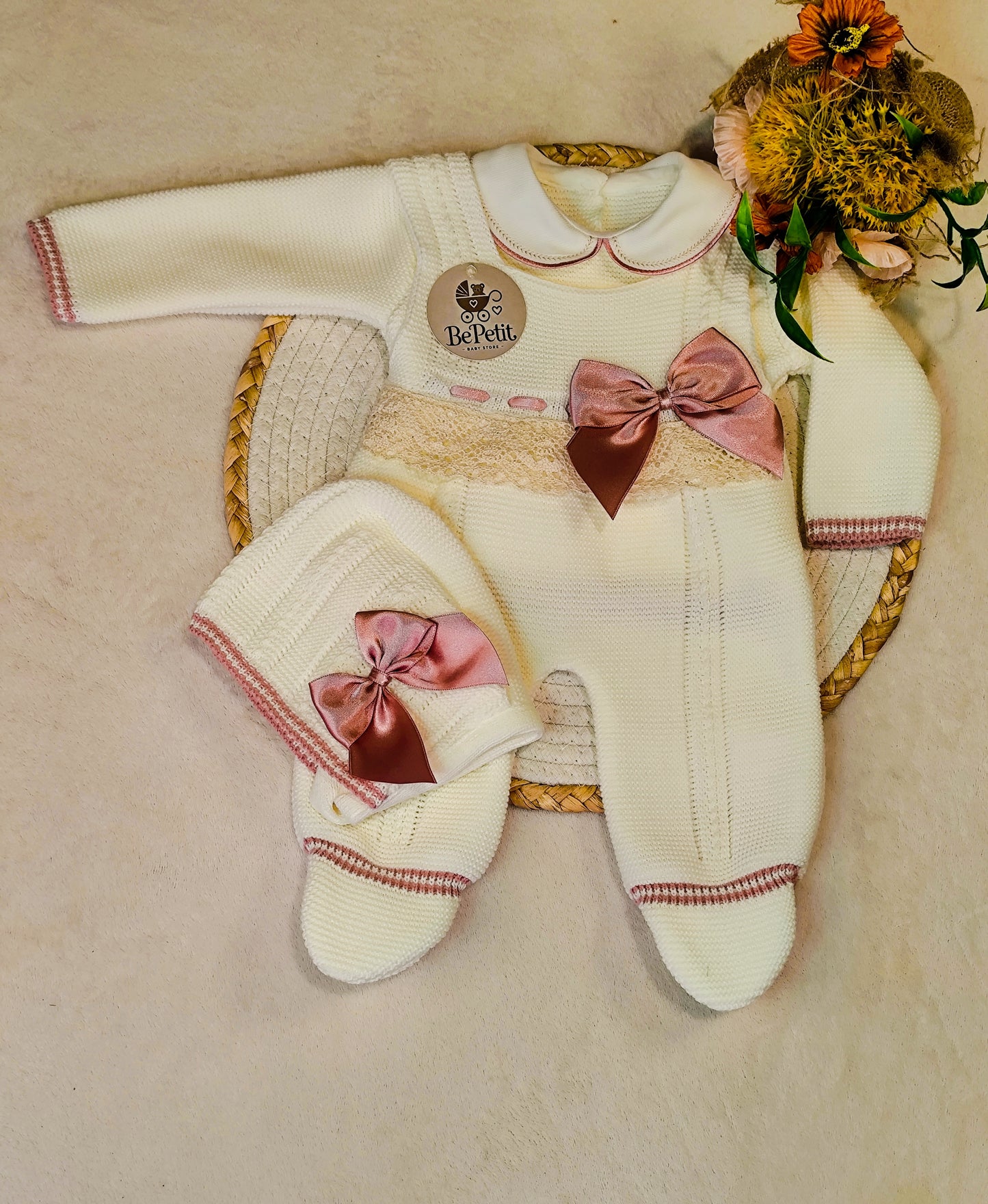 Conjunto Jardineira laços Cetim